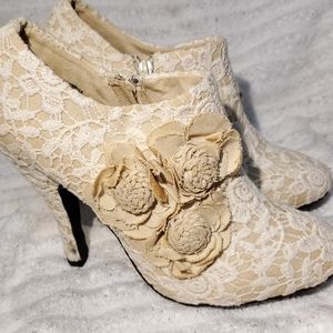 Dolce by mojo moxy lace heels size 8.5m